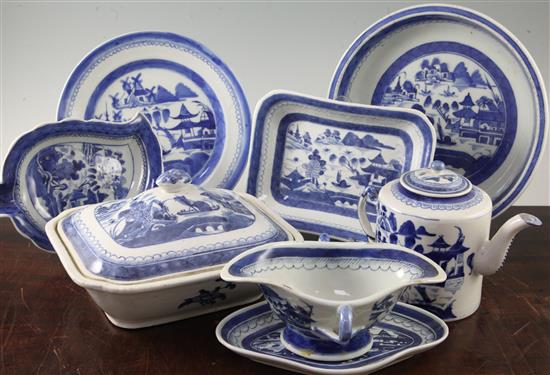 A comprehensive Chinese export 102 piece blue and white dinner and coffee service, mid 19th century, 50cm
